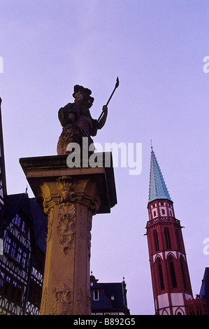 St. Bartholomäus-Kathedrale (Dom Sankt Bartholomäus) ist ein gotischer Bau mit Sitz in Frankfurt am Main, Deutschland. Stockfoto