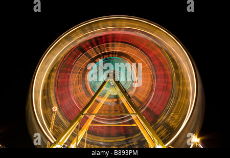 Riesenrad, Spinning, mit langen Verschlusszeiten aufgenommen Stockfoto