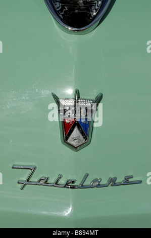 Das Abzeichen Motorhaube von einem Ford Fairlane 500 Stockfoto