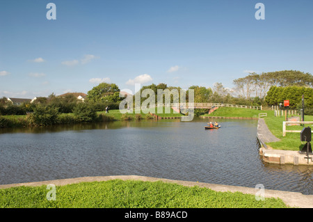 Das Ashton Holding Becken auf dem Ribble Link Teil des Lancaster-Kanals. Stockfoto