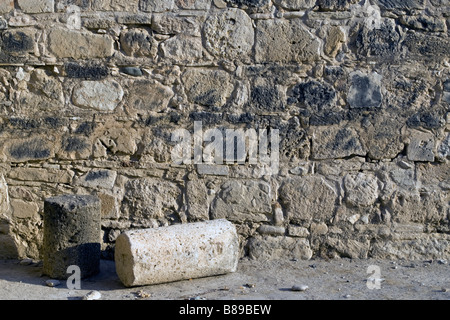 Detail-Nahaufnahme von Kolossi Burgmauer mit Grundsteinlegung Stein, liegt in der Nähe von Limassol, Südzypern Stockfoto
