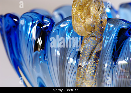 Eine Nahaufnahme von eine zwanzigsten Jahrhunderts handgefertigte italienische Glasschale. Stockfoto