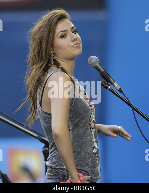 Sängerin Gabriella Cilmi Durchführung bei den Australian Open Finale in Melbourne, Australien Stockfoto