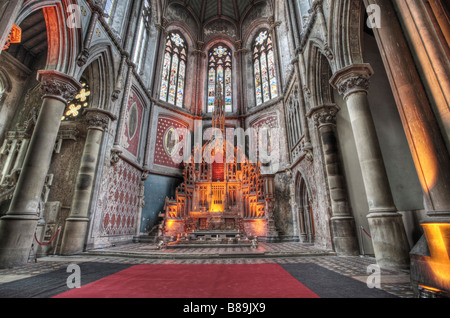 HDR: Der Altar. Gorton Kloster, Gorton, Greater Manchester, Vereinigtes Königreich. Stockfoto