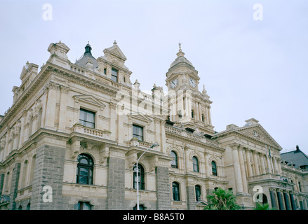 Rathaus in Kapstadt in Südafrika in Afrika südlich der Sahara. Apartheid Regierung Architektur Gebäude im viktorianischen Stil, Reisen Stockfoto