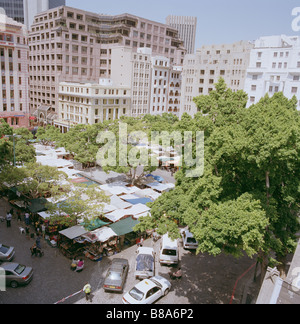 Greenmarket Square in Kapstadt in Südafrika. Afrikanische Urlaub Ferien Tourismus touristische Apartheid Geschichte Historisches Menschen reisen Stockfoto