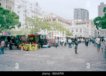 Greenmarket Square in Kapstadt in Südafrika. Afrikanische Urlaub Ferien Tourismus touristische Apartheid Geschichte Historisches Menschen reisen Stockfoto