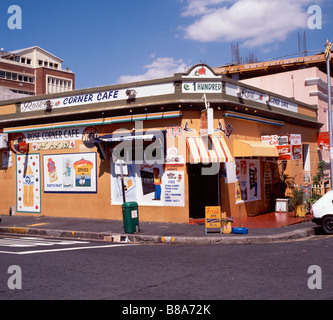 Rose Ecke cafe in Bo Kaap in Kapstadt in Südafrika in Afrika südlich der Sahara. shop shops Kultur kulturelle Dokumentarfilm afrikanische Straßenszene bokaap Stockfoto