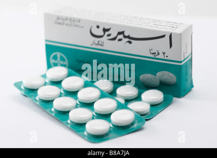 Bayer Aspirin Box mit arabische Schrift Stockfoto