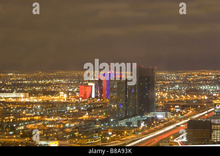 Luftaufnahme des Las Vegas Strip bei Nacht, Las Vegas, Nevada Stockfoto