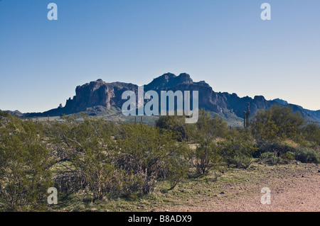 Superstition Mountain in der Nähe von Apache Junction östlich von Phoenix, Arizona Stockfoto