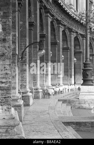 Bild von der Piazza della Repubblica, neben Bahnhof Termini in Rom genommen im Frühjahr 1999 Stockfoto