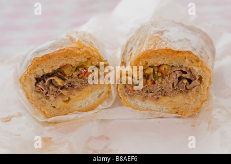 Chicagos Welt berühmten italienischen Beef Sandwich mit Peperoni Stockfoto