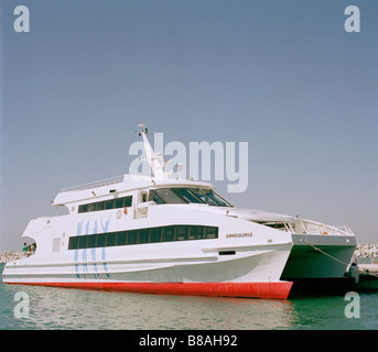 Robben Island Katamaran Fähre in Kapstadt in Südafrika in Afrika südlich der Sahara. Apartheid Boot Boote Tourismus Urlaub Ferien reisen Stockfoto