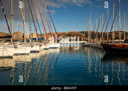 Yachten Trogir Kamerlengo Burg, Dalmatien, Kroatien Stockfoto