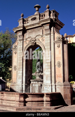 Brunnen von Neptun. Das Hotel liegt in Queretaro, Mexiko Stockfoto