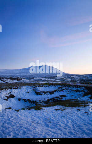 Ingleborough im Winter Yorkshire Dales England Stockfoto