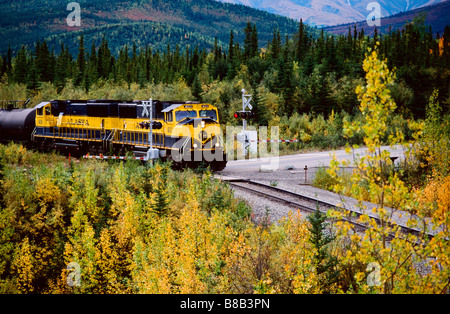 Öl-Transport-Zug in Alaska Stockfoto