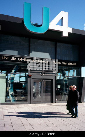 17. Februar 2009 - öffentliche Info-Point für die neue u-Bahnlinie U4 am Jungfernstieg in der deutschen Stadt Hamburg. Stockfoto