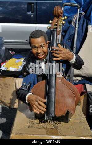 Erstaunliche und seltsame Holzskulptur des afroamerikanischen jazz-Musiker Stockfoto