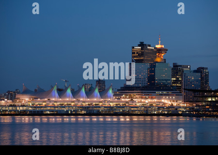 Canada Place bei Nacht Vancouver British Columbia Kanada Stockfoto