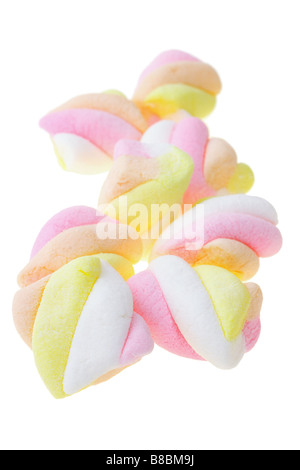 Bunte Marshmallows auf weißem Hintergrund Stockfoto