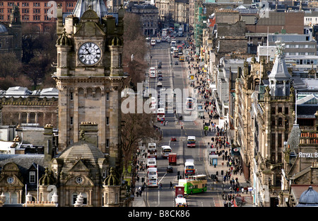 Erhöhten Blick auf die Princes Street in Edinburgh Stockfoto