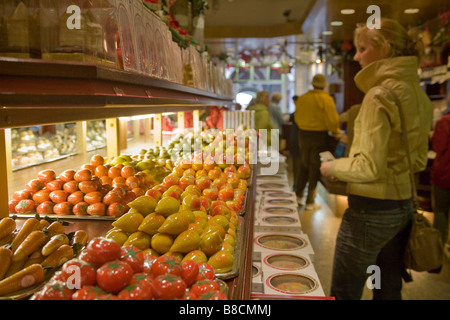 Lübeck, Deutschland die erste Hauptstadt der Hanse. Marzipan Früchte Stockfoto