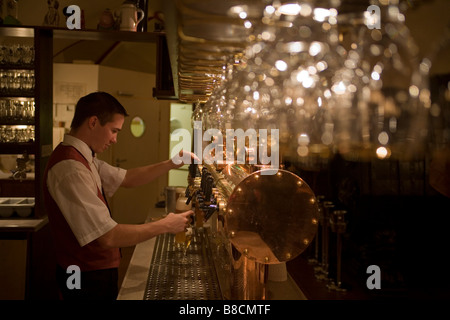 Bier-Pub in Lübeck, Deutschland die erste Hauptstadt der Hanse Stockfoto