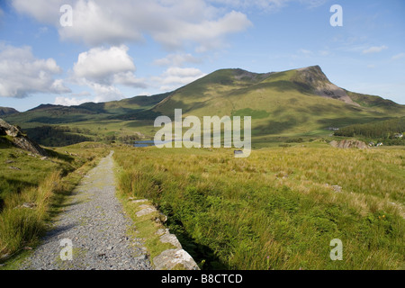 Nant y Betws Tal und Llyn y Gader vom Rhyd Ddu Weg bis Snowdon, Snowdonia, Nordwales Stockfoto