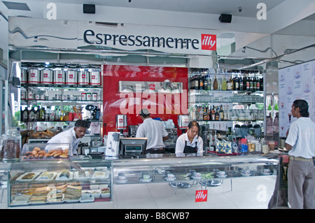 Bukit Bintang Star Hill Galerie Illy Kaffee Bar Kuala Lumpur Malaysia Stockfoto