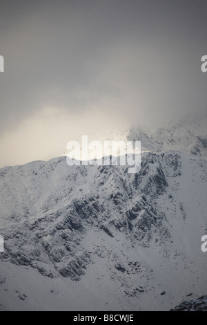 Y Lliwedd im Tiefschnee Snowdon Snowdonia National Park North Wales Großbritannien Stockfoto