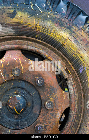 Nahaufnahme der alten Maler Lkw Rad und Reifen. Stockfoto