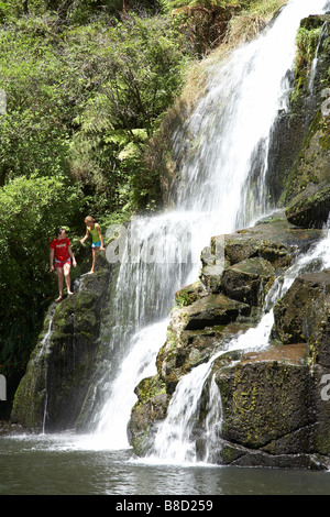 Owharoa fällt auf Taieri Stream in Karangahake gorge nr Waihi Stockfoto