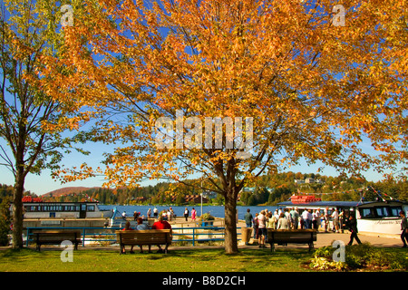 Menschen, die Boot Kreuzfahrt, Sainte-Agathe-des-Mont, Laurentians, Quebec Stockfoto