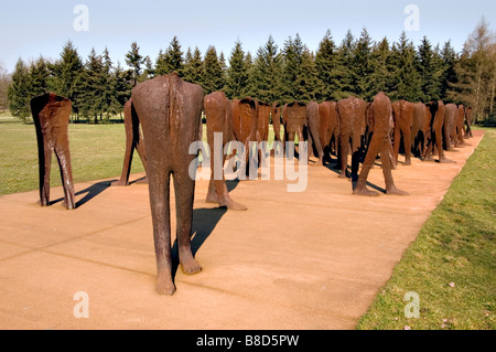 Unerkannte Metall Open-Air Skulptur des polnischen Bildhauers Magdalena Abakanowicz, Cytadela Park, Poznan, Polen Stockfoto