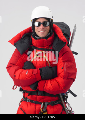 Mann Professional Bergsteigen Ausrüstung Studio Stockfoto