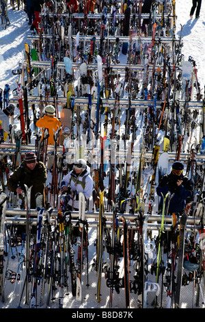 Überfüllten Ski Rack, Whistler, Britisch-Kolumbien Stockfoto