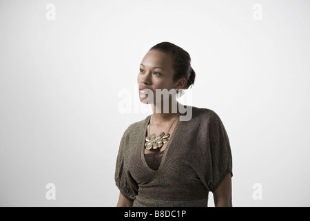 Nachdenkliche junge Frau, Nahaufnahme Stockfoto