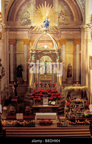 Das Heiligtum und verändert den Templo de Santa Rosa de Viterbo. 1752 erbaut, ist der Tempel in Santiago de Querétaro, Mexiko Stockfoto