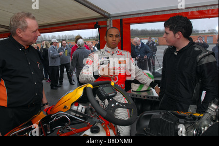 Lewis Hamilton geht zurück zu seinen Karting-Wurzeln. Stockfoto