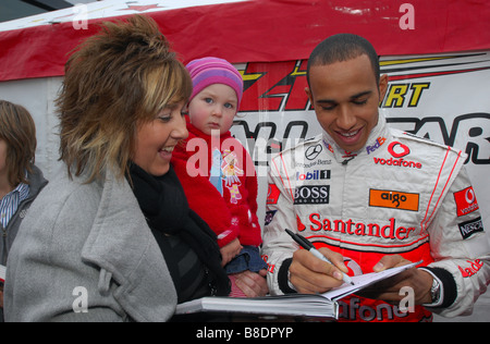 Lewis Hamilton geht zurück zu seinen Karting-Wurzeln. Stockfoto
