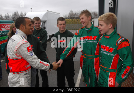 Lewis Hamilton geht zurück zu seinen Karting-Wurzeln. Stockfoto