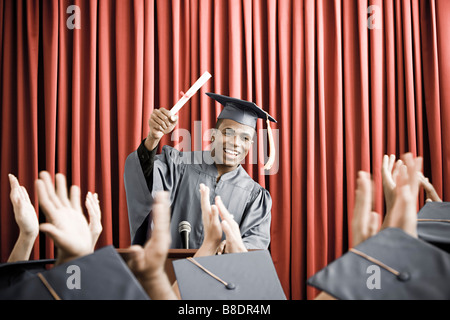 Graduate geben Rede Stockfoto
