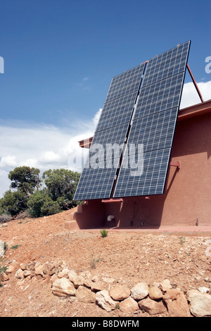 Haushaltsenergie Solar-Panel in einer Wüste-Umgebung Stockfoto