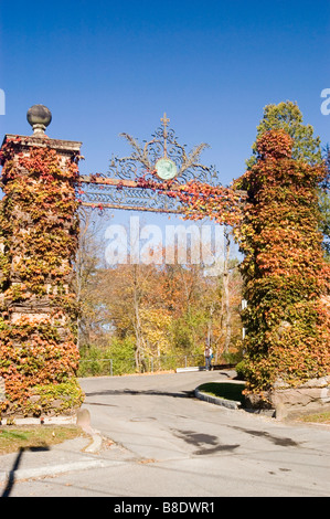 Cornell University Tor im Herbst, Ithaca, New York, Vereinigte Staaten von Amerika Stockfoto