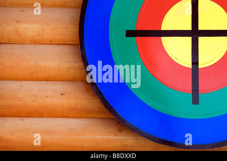 Gigantische Targen auf Holz Wand. Stockfoto