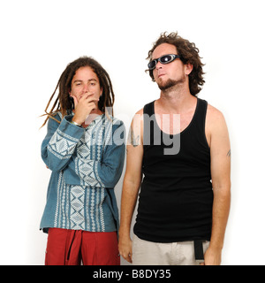 Porträt von zwei junge Freunde stehen zusammen - isoliert Stockfoto