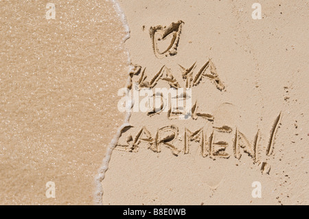 Ich liebe Playa del Carmen in den Sand am Strand von Playa del Carmen Mexiko geschrieben Stockfoto