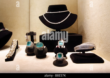 Juwelier Fenster Anzeige, Ponte Vecchio Brücke, Florenz, Toskana, Italien Stockfoto